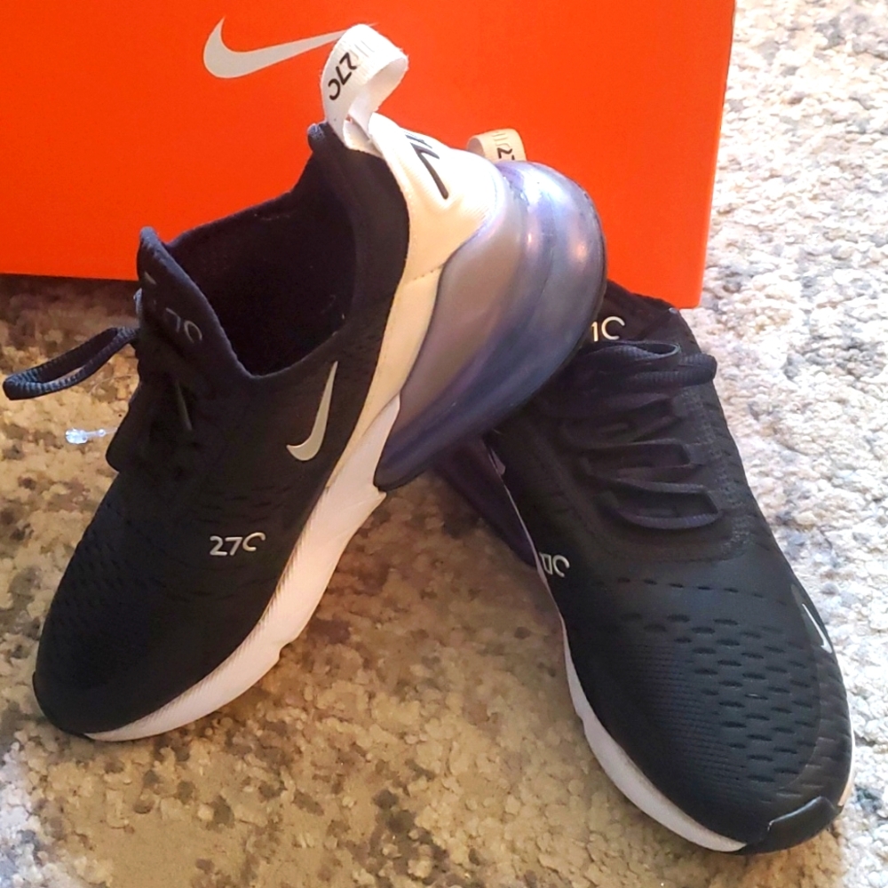 Nike women's 270 Air max sneakers used worn one time outside